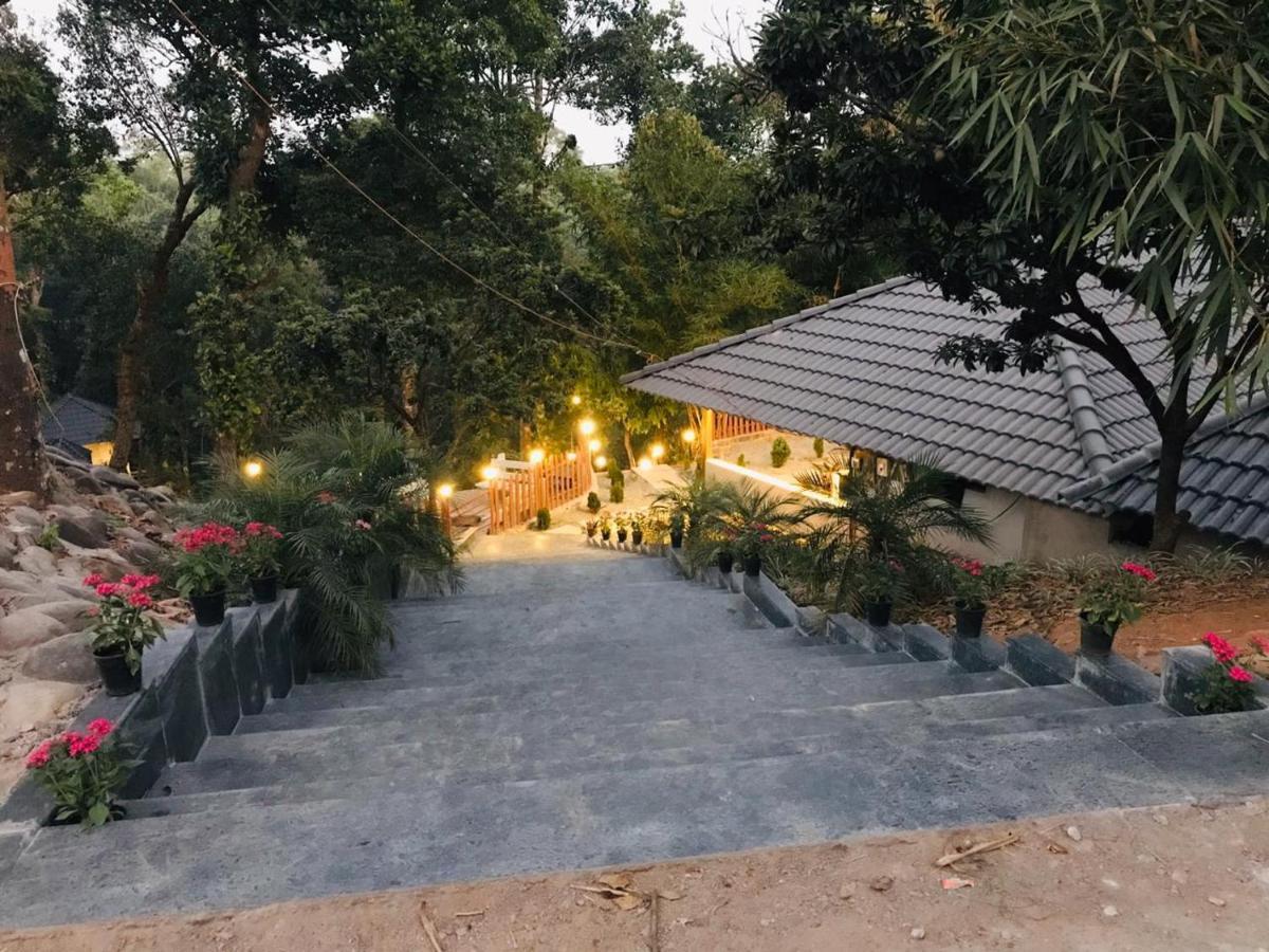 Misty Rain Estate Hotel Madikeri Exterior photo