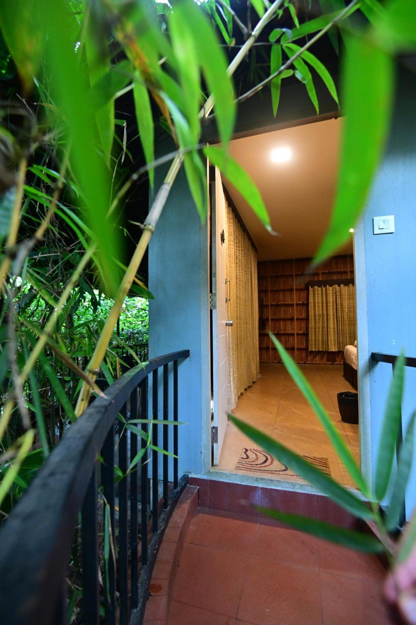 Misty Rain Estate Hotel Madikeri Exterior photo